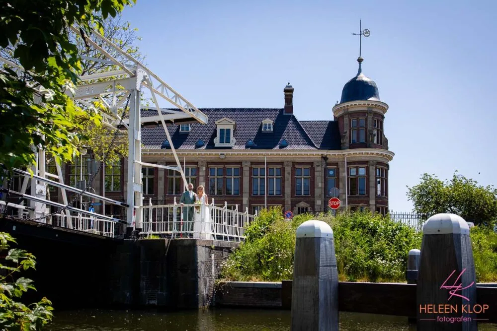 Bruidspaar op de Muntkade, De Munt Utrecht