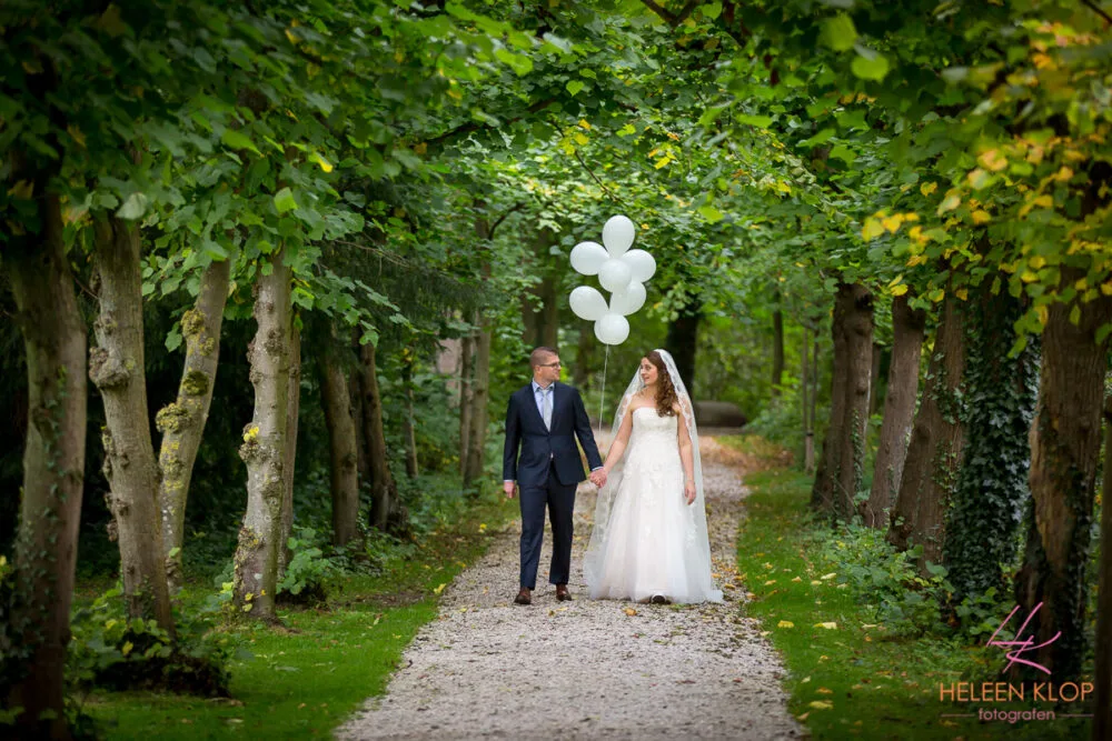 Bruidspaar met ballonnen Rhijnauwen Bunnik